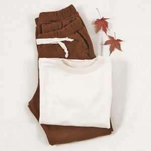 PROMO Jogging ROBLE + Camiseta RISAS (15% off)